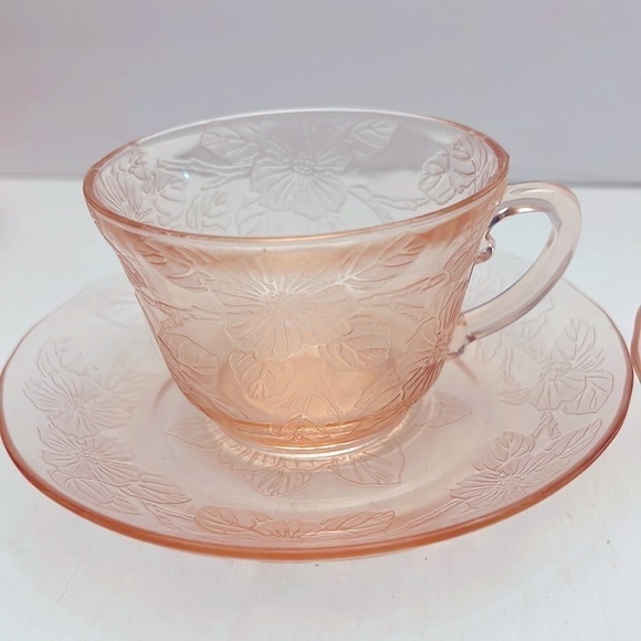 Vintage Set of 2 Macbeth Evans Dogwood Pink Depression Glass cups and saucers - Picture 3 of 6